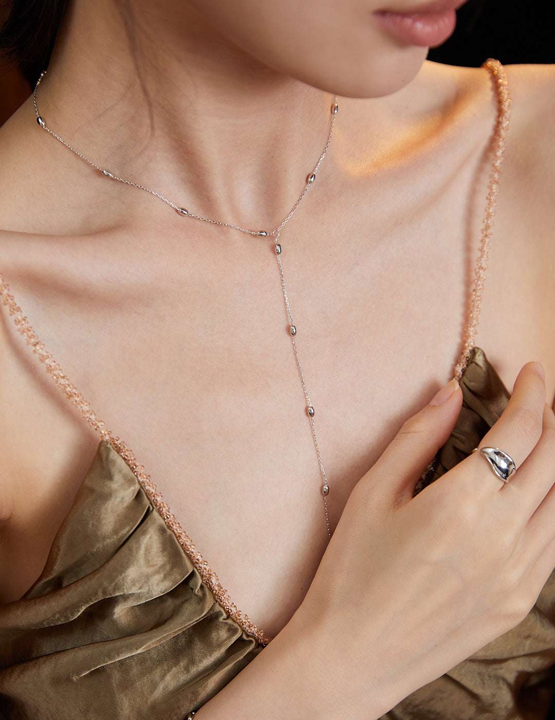 Linear Whisper Necklace |Eudorra Jewelry.